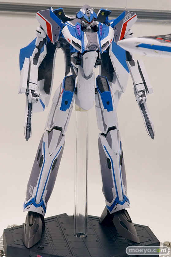 魂フィーチャーズ2016のマクロスシリーズ新作展示の様子画像　フレイア21