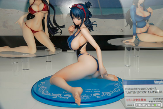 たしぎ　ナミ　ハンコックなどメガホビEXPO 2015 Springのメガハウスのワンピース新作フィギュア展示の様子01