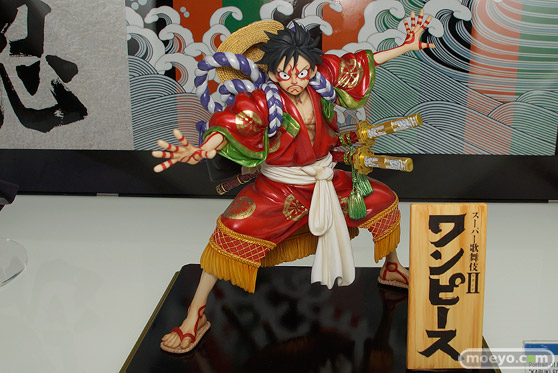 たしぎ　ナミ　ハンコックなどメガホビEXPO 2015 Springのメガハウスのワンピース新作フィギュア展示の様子11