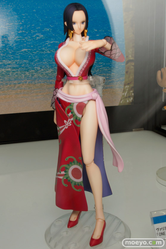 たしぎ　ナミ　ハンコックなどメガホビEXPO 2015 Springのメガハウスのワンピース新作フィギュア展示の様子13