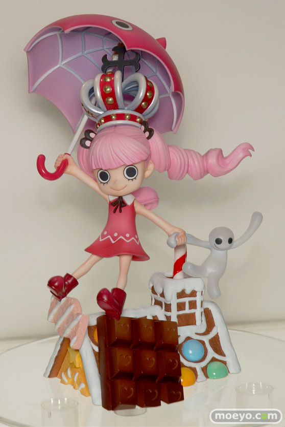 たしぎ　ナミ　ハンコックなどメガホビEXPO 2015 Springのメガハウスのワンピース新作フィギュア展示の様子23