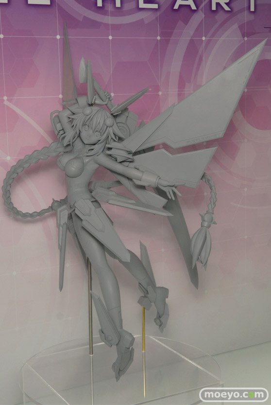 ラウラ＆シャル　安原絵麻　春日野穹　園田海未　などメガホビEXPO 2015 Springのアルターの新作フィギュア展示の様子15