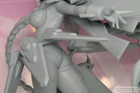 ラウラ＆シャル　安原絵麻　春日野穹　園田海未　などメガホビEXPO 2015 Springのアルターの新作フィギュア展示の様子16