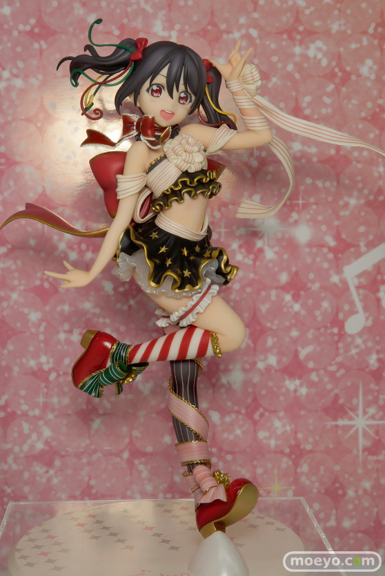 ラウラ＆シャル　安原絵麻　春日野穹　園田海未　などメガホビEXPO 2015 Springのアルターの新作フィギュア展示の様子21