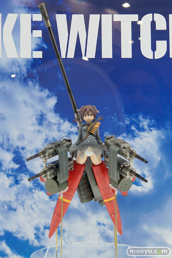 ラウラ＆シャル　安原絵麻　春日野穹　園田海未　などメガホビEXPO 2015 Springのアルターの新作フィギュア展示の様子24