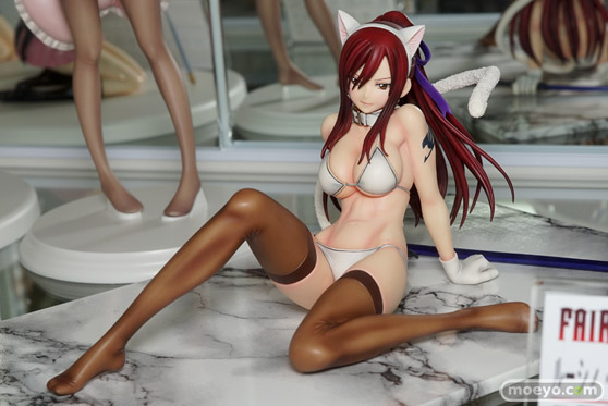 秋葉原の美少女フィギュア展示の様子　エルザ　プリンツ　ピンナップガール01