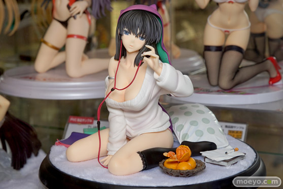 秋葉原の美少女フィギュア展示の様子　エルザ　プリンツ　ピンナップガール07