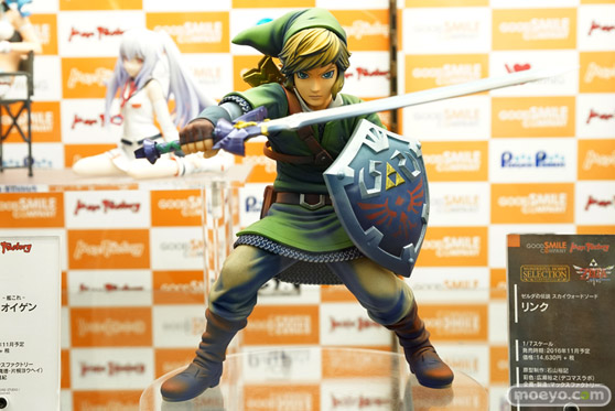 秋葉原の美少女フィギュア展示の様子　エルザ　プリンツ　ピンナップガール16