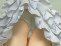 キューズQ新作フィギュア「ハロー！！きんいろモザイク アリス・カータレット ワンピースStyle」彩色サンプルがあみあみ秋葉原店で展示！