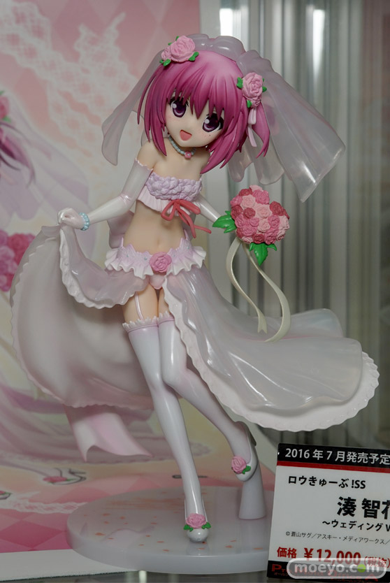 ビスマルク　白　ラビリス　など秋葉原での新作フィギュア展示の様子01