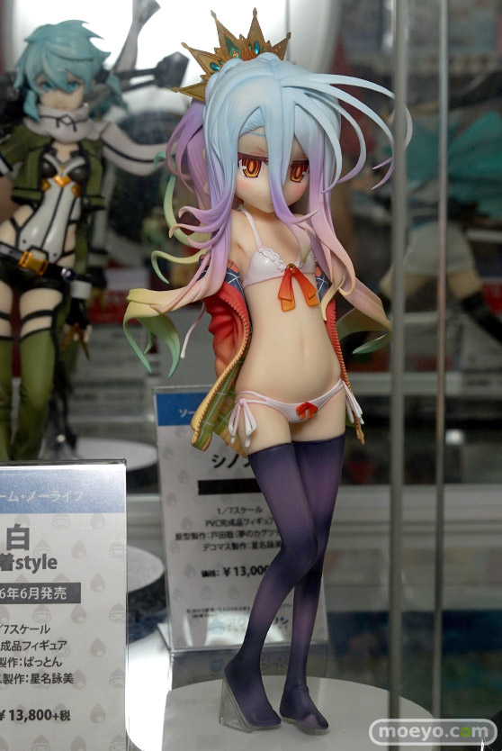 ビスマルク　白　ラビリス　など秋葉原での新作フィギュア展示の様子03