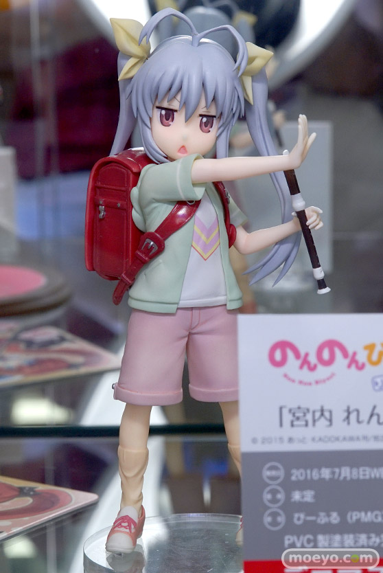 ビスマルク　白　ラビリス　など秋葉原での新作フィギュア展示の様子13