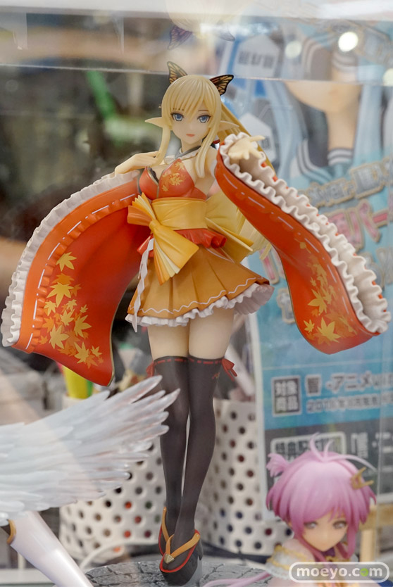 ビスマルク　白　ラビリス　など秋葉原での新作フィギュア展示の様子17