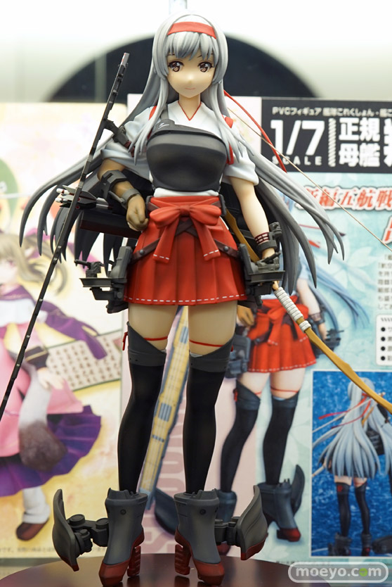 ビスマルク　白　ラビリス　など秋葉原での新作フィギュア展示の様子35