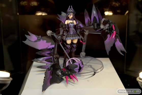 ビスマルク　白　ラビリス　など秋葉原での新作フィギュア展示の様子39