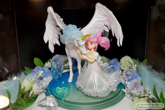 ビスマルク　白　ラビリス　など秋葉原での新作フィギュア展示の様子47