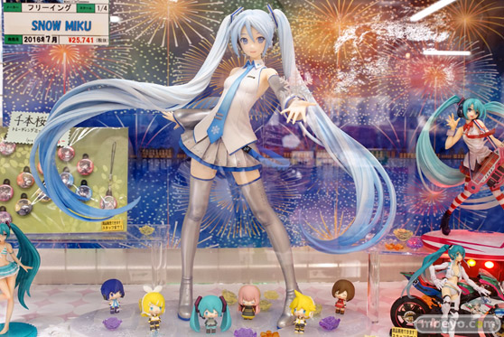 フィーたん　ヨーコちゃん　春日部ハル　など 秋葉原の新作フィギュア展示の様子05