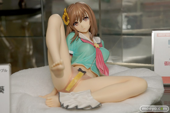 秋葉原の各お店の新作美少女フィギュア展示の様子09