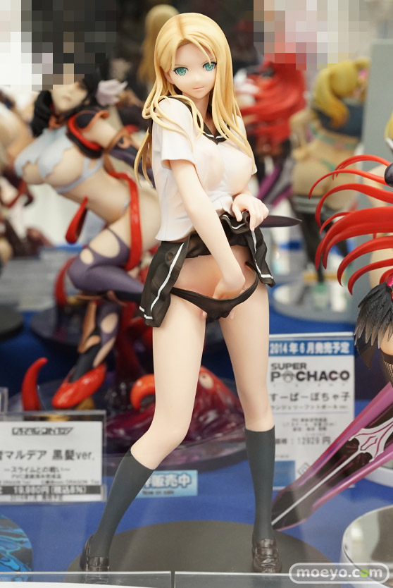 秋葉原の各お店の新作美少女フィギュア展示の様子　おっぱい　お尻　バニー26