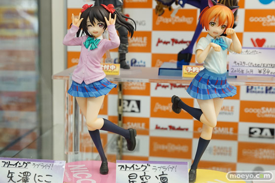 秋葉原の各お店の新作美少女フィギュア展示の様子　おっぱい　お尻　バニー35