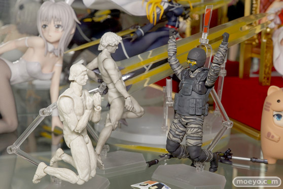 秋葉原の新作美少女フィギュア展示の様子15