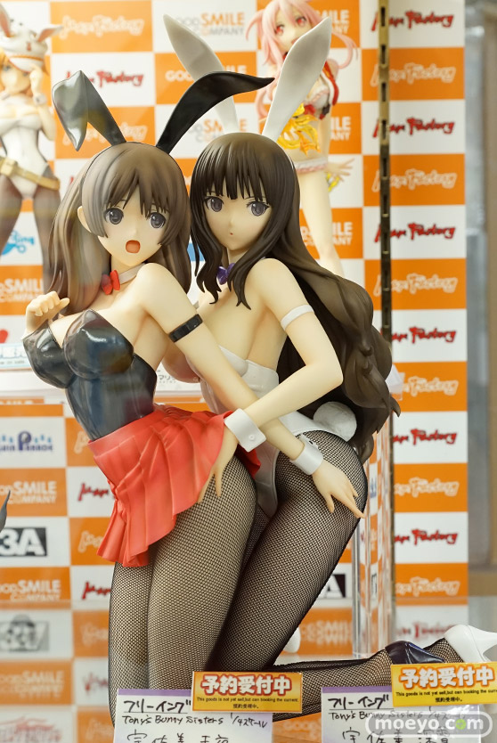 秋葉原での新作フィギュア展示の様子　おっぱいポロリ14