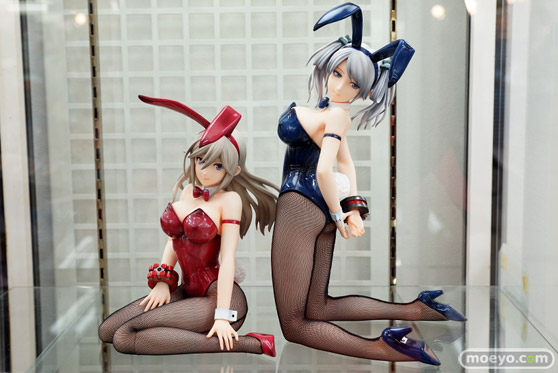 秋葉原での新作フィギュア展示の様子　おっぱいポロリ16