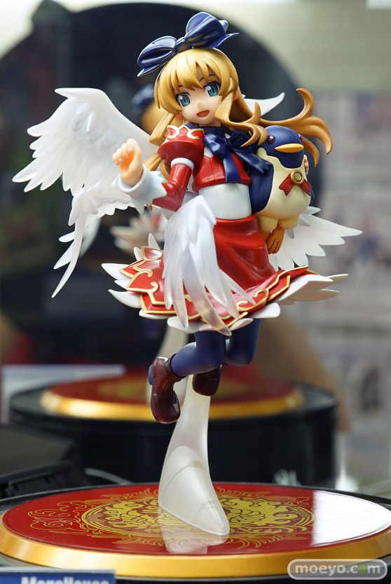 秋葉原での新作フィギュア展示の様子　おっぱいポロリ20