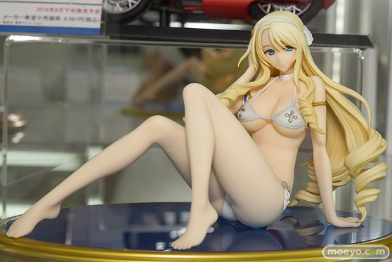 秋葉原での新作フィギュア展示の様子アイリスディーナ01