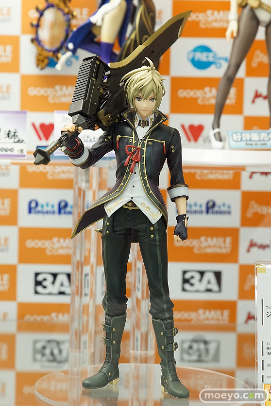 秋葉原での新作フィギュア展示の様子アイリスディーナ22