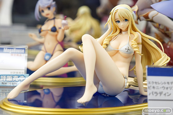 秋葉原での新作フィギュア展示の様子アイリスディーナ26