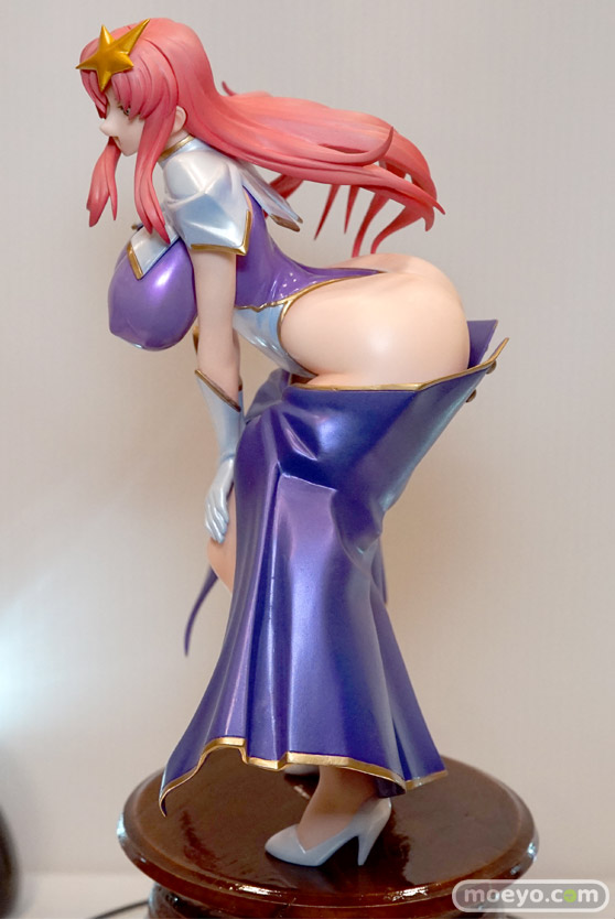 C3TOKYO2016の山泰国のミーア・キャンベルの新作ガレキフィギュア作例画像02