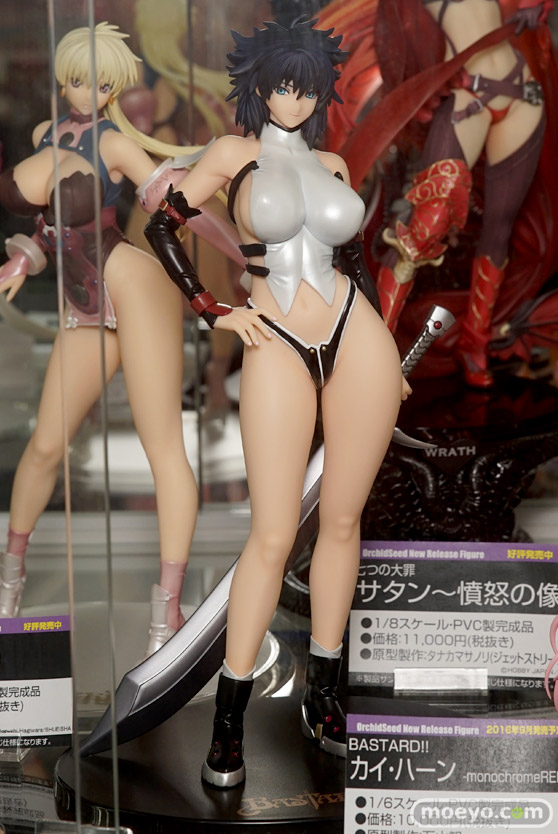 セーラームーンなど秋葉原の新作美少女フィギュア展示の様子04