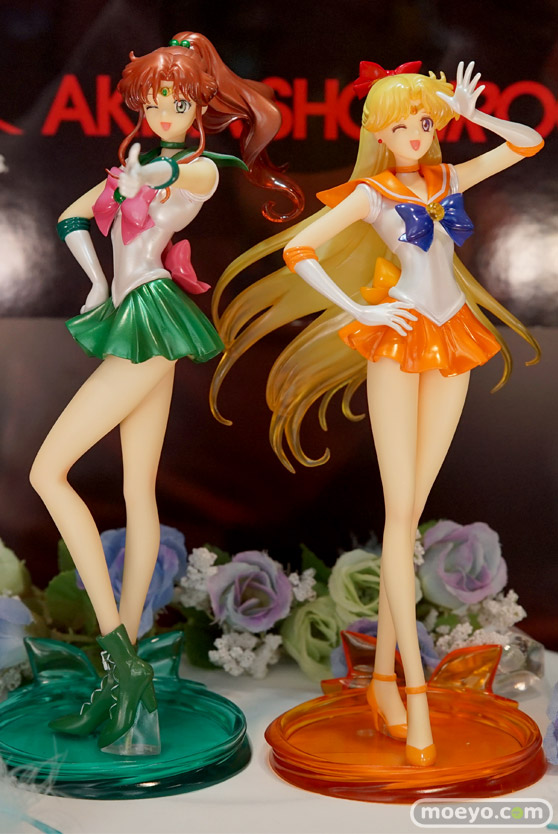 セーラームーンなど秋葉原の新作美少女フィギュア展示の様子15