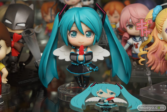 秋葉原の新作フィギュア展示の様子画像06