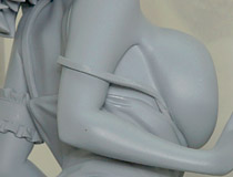 石恵さんイラストの立体化！ロケットボーイ新作フィギュア「押し付け胸の女の子（仮）」の監修中原型が展示！