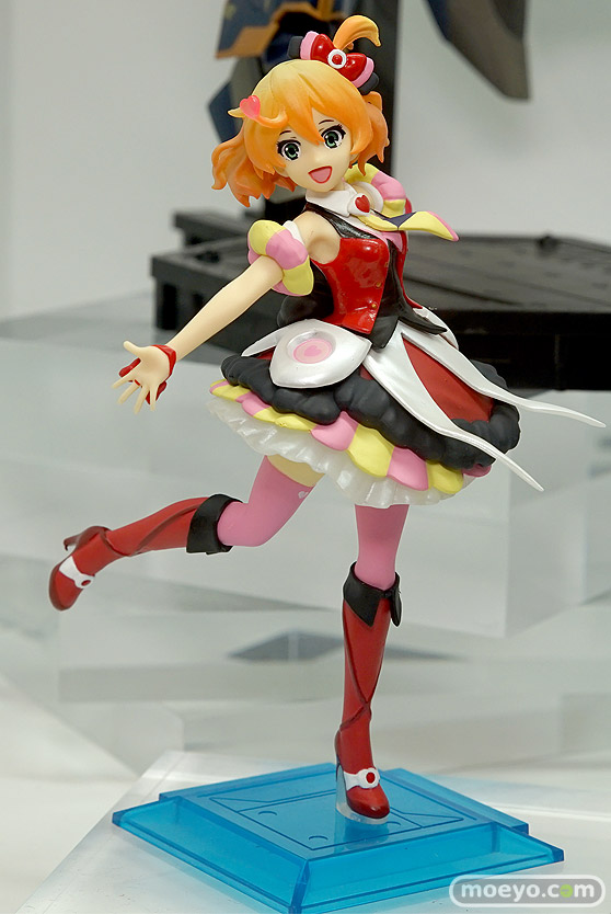 第56回ホビーショーのバンダイブースのマクロスシリーズ新作展示の様子01