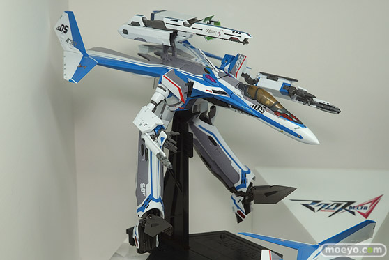 第56回ホビーショーのバンダイブースのマクロスシリーズ新作展示の様子08