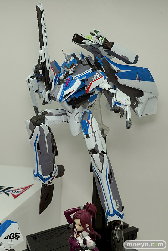 第56回ホビーショーのバンダイブースのマクロスシリーズ新作展示の様子09