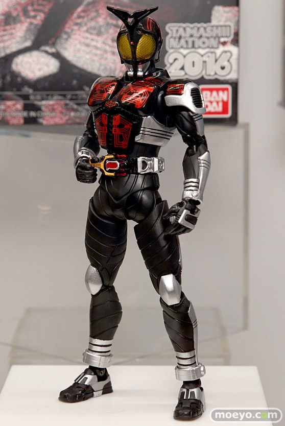 人造人間18号やフリーザの小型ポッドなど第56回ホビーショーのバンダイブースのキャラもの新作展示の様子13