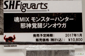 人造人間18号やフリーザの小型ポッドなど第56回ホビーショーのバンダイブースのキャラもの新作展示の様子18