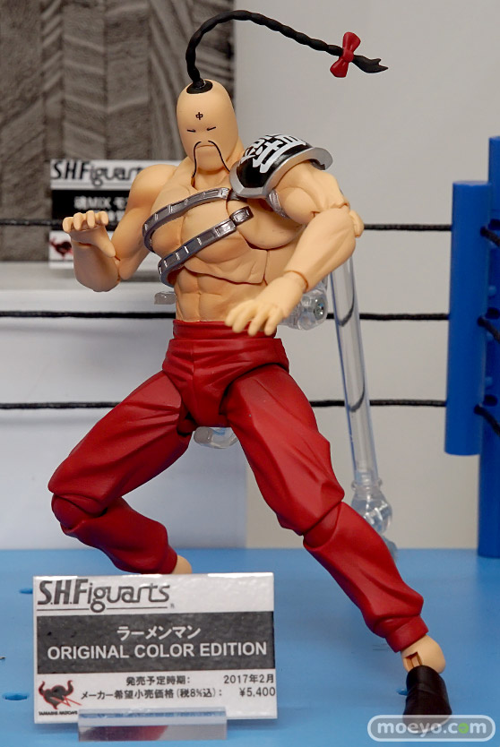 人造人間18号やフリーザの小型ポッドなど第56回ホビーショーのバンダイブースのキャラもの新作展示の様子21