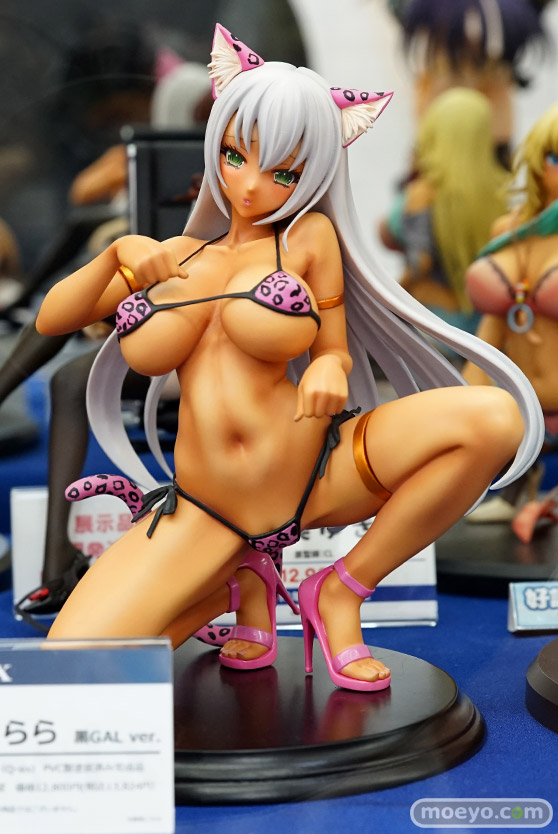 水無月ららやそに子やビーデルなど秋葉原の新作フィギュア展示の様子19