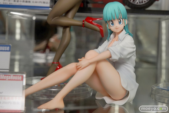 加藤恵やブルマやフランドールなど秋葉原の新作フィギュア展示の様子画像03