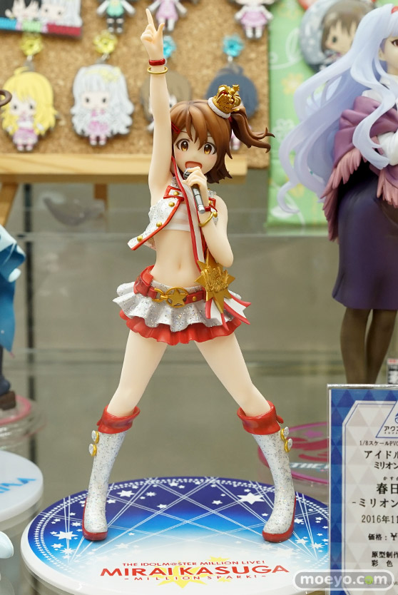 マリア・ベルナールや間宮麻理絵や九龍葉月など秋葉原の新作フィギュア展示の様子画像12