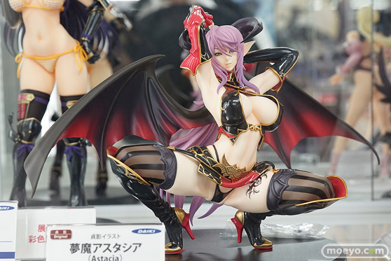 秋葉原の新作フィギュア展示の様子画像09