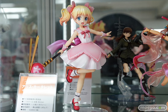 秋葉原の新作フィギュアサンプル展示の様子07