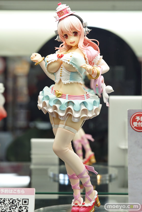 秋葉原の新作フィギュア展示の様子画像39