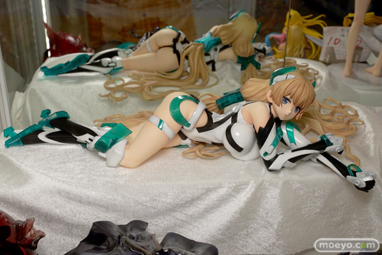 秋葉原の新作フィギュア展示の様子画像03