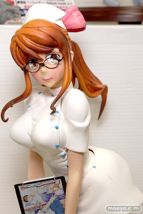 ブラックベリーの月刊哀川編集長 哀川由美 コスプレナース ホワイトVer./ピンクVer.の新作フィギュア彩色サンプル画像04